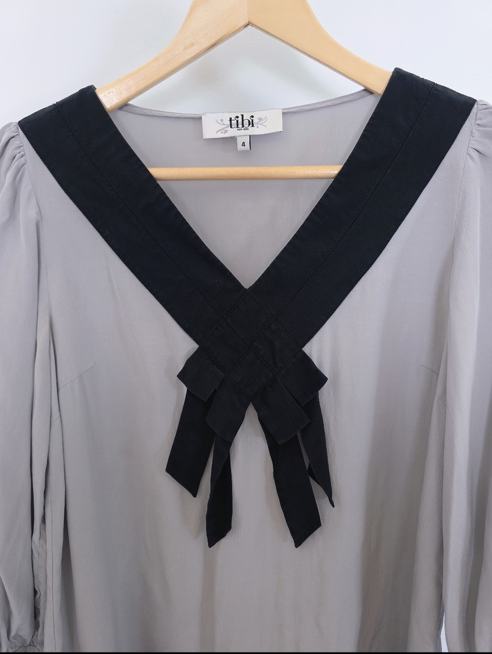 Tibi 100% Silk Grey Blouse With Black Detail - Picture 2 of 8